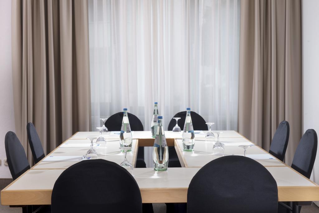 Hotel Tryp By Wyndham 4*